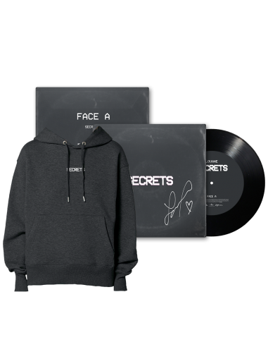 Louane - Pack « Secrets » (Vinyle 45 tours dédicacé + Hoodie) Comparez plus de prix